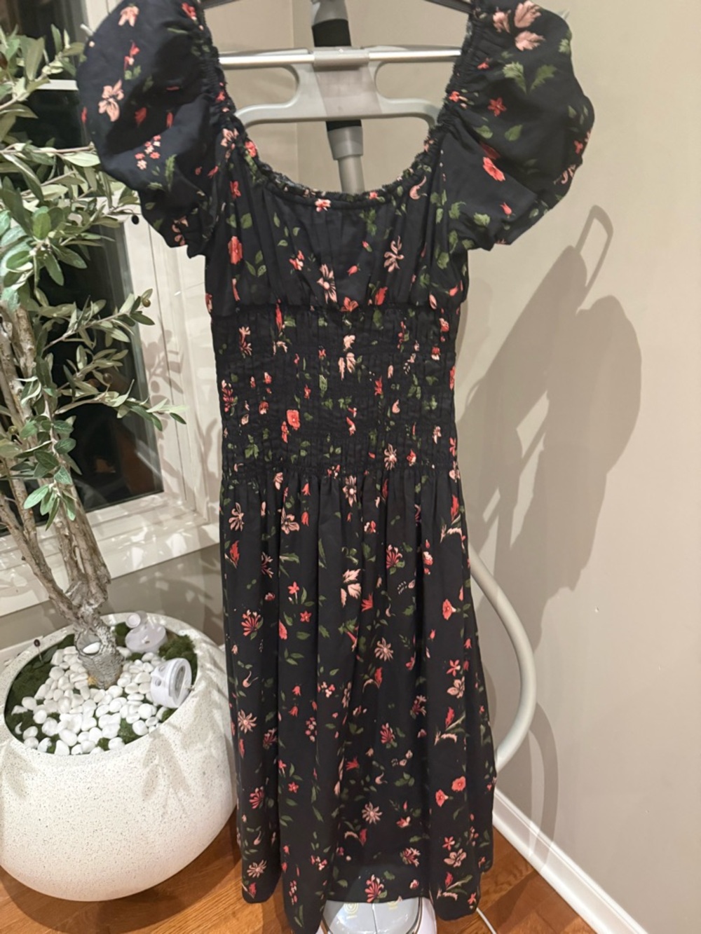 Reformation  Riva Shirred Midi Dress - Picture 7 of 7